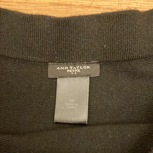 Black Wool Ann Taylor Skirt NWOT - Picture 2 of 2